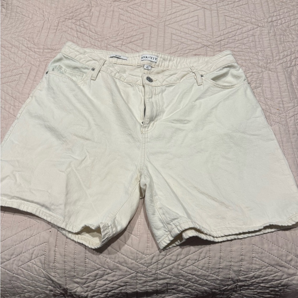 Ava & Viv Women's Cream Jean Shorts
